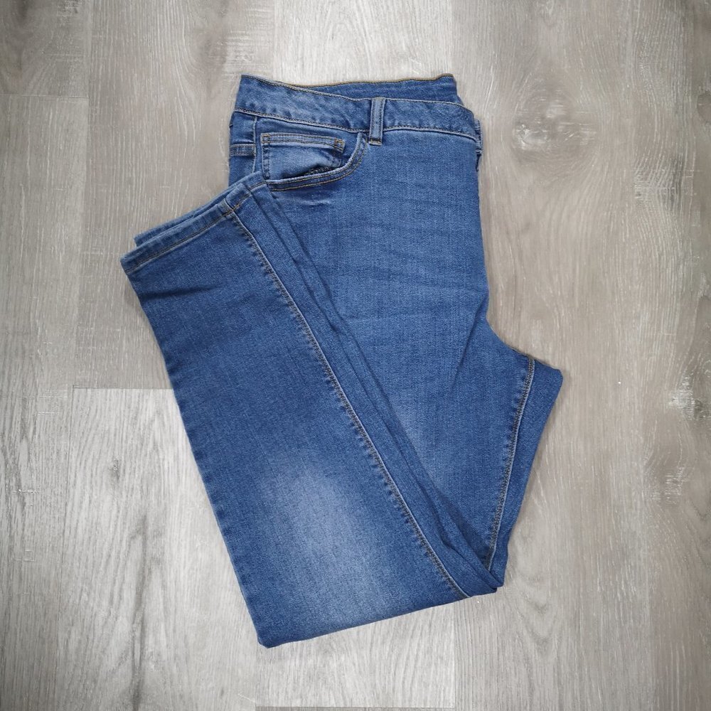 George Ladies Size 18 Medium Wash Zipper & Button Closure Blue Jeans
